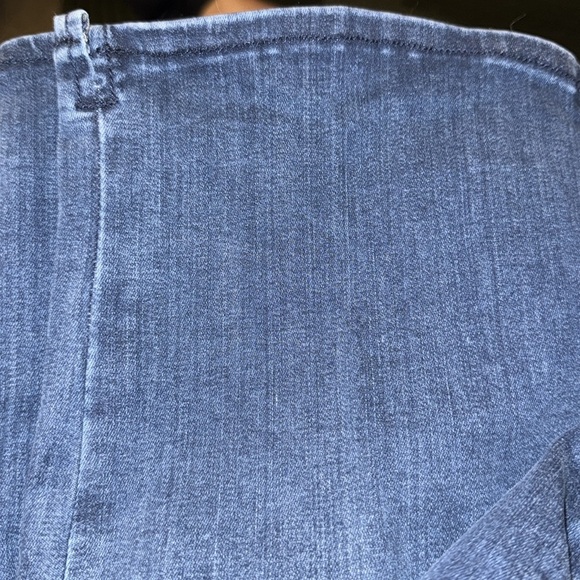 Slim Straight Crop Jeans
In Curves 360 Denim With Side Slits - Picture 8 of 8